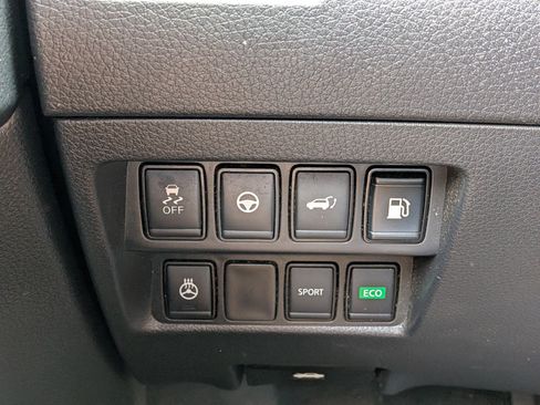 Used 2020 Nissan Rogue SL w/ Premium Package image 23