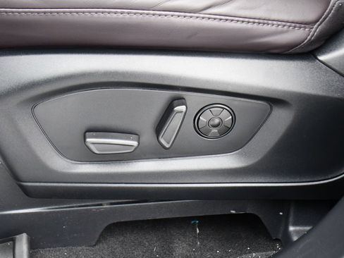 Used 2025 Ford Explorer Platinum w/ Ultimate Package image 14