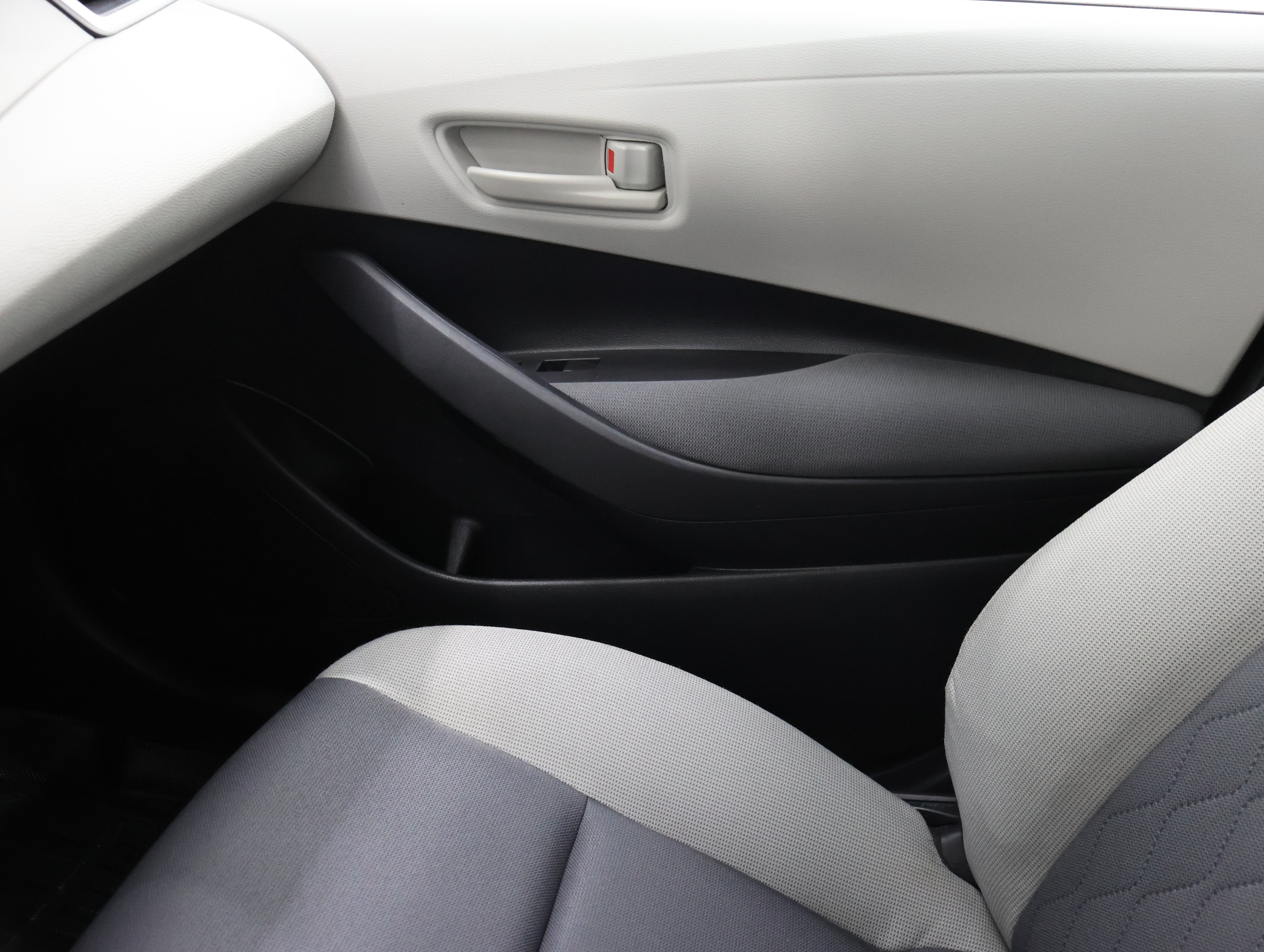 Used 2024 Toyota Corolla LE FWD image 12