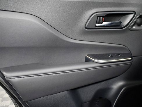 Used 2023 Toyota Crown Platinum image 39