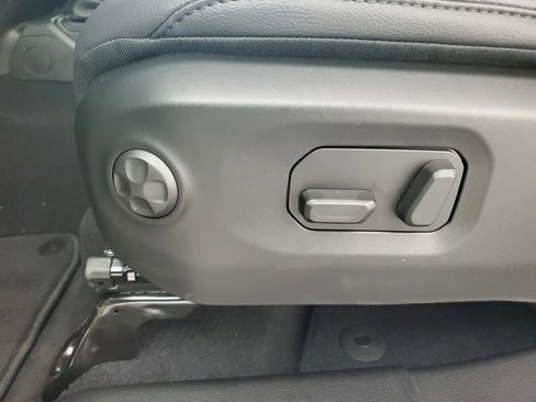 New 2025 Jeep Gladiator Sport image 28