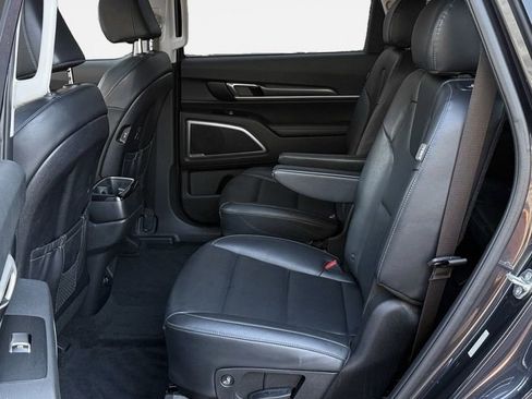 Used 2025 Kia Telluride S AWD/4WD image 13