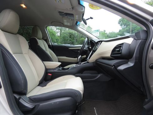 Used 2020 Subaru Outback Premium AWD/4WD image 13