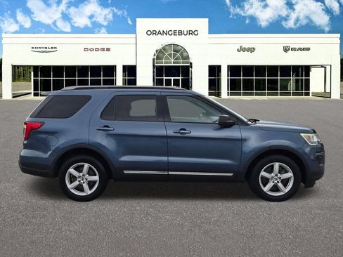 Used 2018 Ford Explorer XLT FWD image 10
