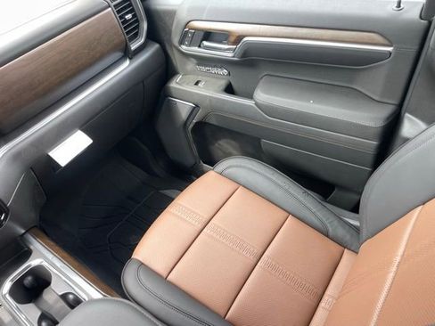 New 2026 Chevrolet Silverado 1500 High Country AWD/4WD image 16