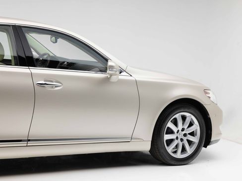 Used 2012 Lexus LS 460 w/ Luxury Value Edition RWD image 39