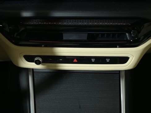 Used 2026 BMW 330i xDrive Sedan w/ Convenience Package image 24