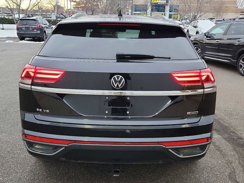 Used 2020 Volkswagen Atlas Cross Sport SE w/ Panoramic Sunroof Package image 5