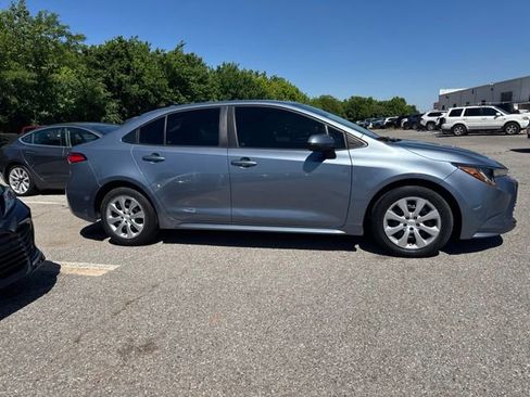 Used 2023 Toyota Corolla LE FWD image 6