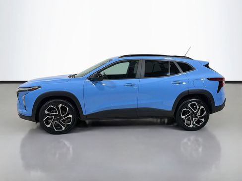Used 2024 Chevrolet Trax RS w/ Sunroof Package FWD image 6