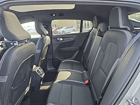 Certified 2023 Volvo C40 Recharge Core image 11