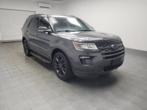 Used 2019 Ford Explorer XLT w/ Equipment Group 202A AWD/4WD image 11