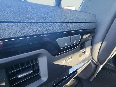 Used 2025 GMC Sierra 1500 AT4X image 24