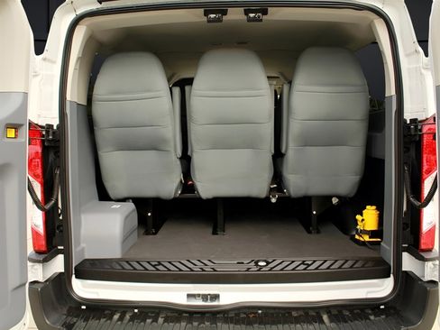 Used 2019 Ford Transit 150 XLT image 32