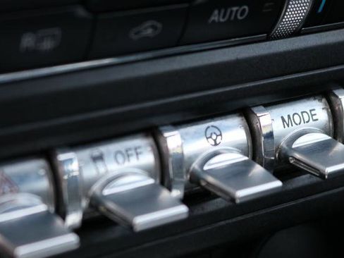 Used 2016 Ford Mustang Premium image 22