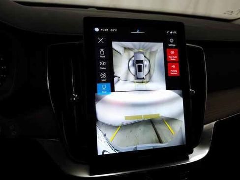 Certified 2025 Volvo XC90 B6 Plus image 26