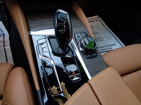 Used 2023 BMW M550i xDrive w/ Executive Package image 12