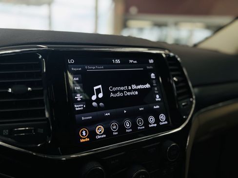 Used 2020 Jeep Grand Cherokee Limited w/ Luxury Group II AWD/4WD image 59