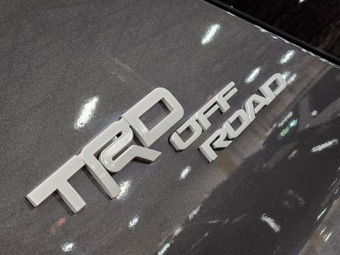 Used 2021 Toyota 4Runner TRD Off-Road Premium AWD/4WD image 26