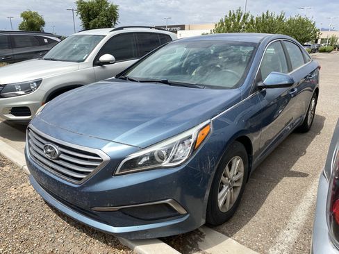 Used 2017 Hyundai Sonata SE w/ Cargo Package FWD image 5