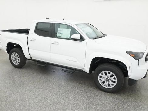 New 2025 Toyota Tacoma SR5 image 12