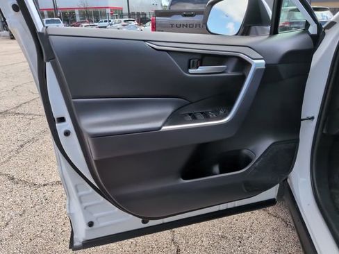 Used 2025 Toyota RAV4 XLE w/ Convenience Package image 13