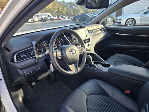 Used 2024 Toyota Camry SE image 10