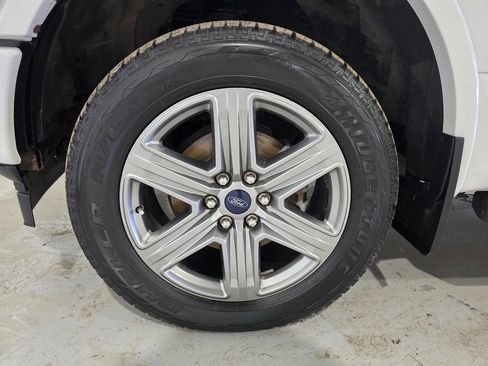 Used 2018 Ford F150 Lariat w/ Equipment Group 502A Luxury image 8