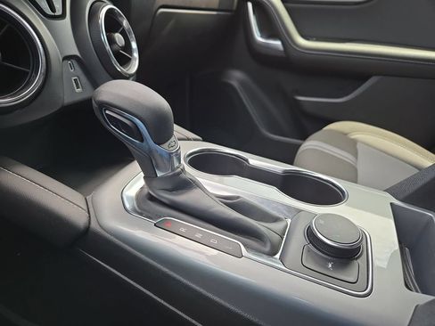 Used 2025 Chevrolet Blazer LT FWD image 19