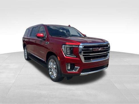 Used 2023 GMC Yukon XL SLT image 2
