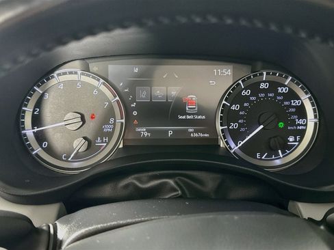 Used 2023 Toyota Highlander XLE AWD/4WD image 13