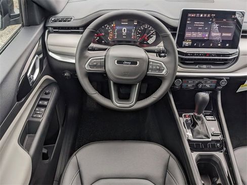 New 2025 Jeep Compass Limited image 11