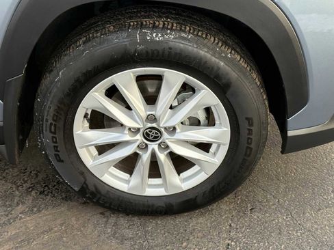 Certified 2022 Toyota Corolla Cross LE image 7