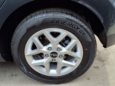 Used 2025 Kia Soul LX w/ LX Technology Package image 7