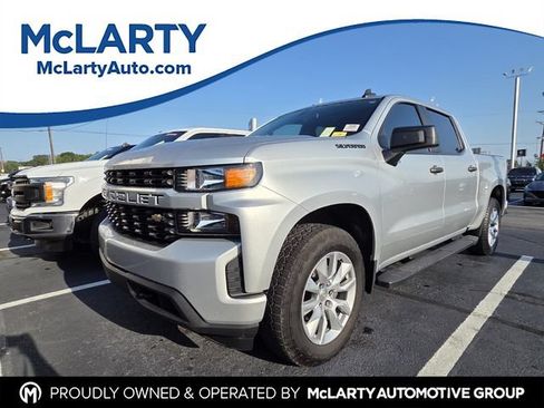 Used 2020 Chevrolet Silverado 1500 Custom w/ Custom Value Package AWD/4WD image 1