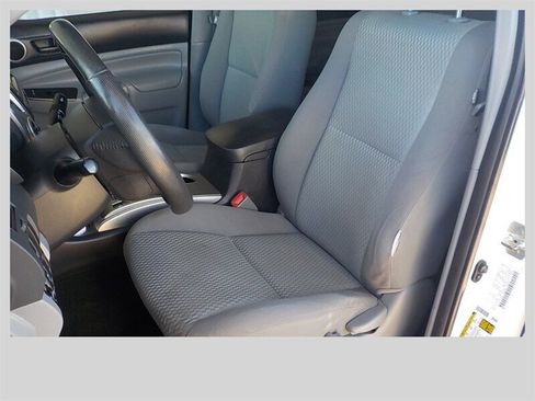Used 2013 Toyota Tacoma 4x4 Double Cab w/ SR5 Pkg image 2
