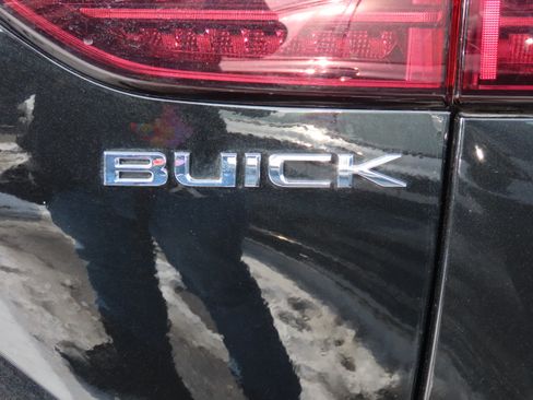 Used 2025 Buick Envision Preferred image 16