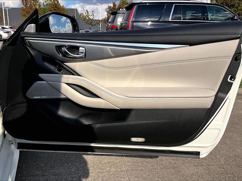 Used 2018 INFINITI Q60 3.0t Luxe w/ Sensory Package 3.0T Luxe image 19