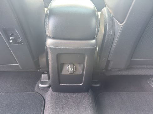 Used 2017 Dodge Journey Crossroad w/ Popular Equipment Group AWD/4WD image 34