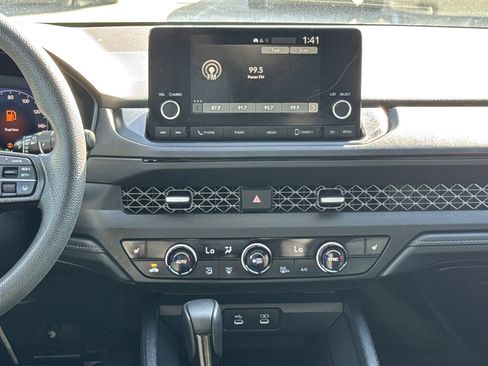 Used 2023 Honda Accord EX image 17