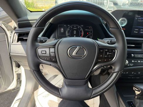 Used 2022 Lexus ES 350 w/ Luxury Package FWD image 11