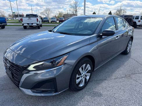 Used 2025 Nissan Altima 2.5 S image 9