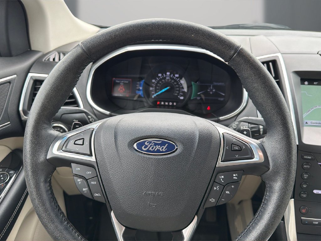 Used 2016 Ford Edge Titanium w/ Technology Package FWD image 21