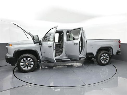 Used 2025 Chevrolet Silverado 2500 Custom w/ Custom Value Package image 47