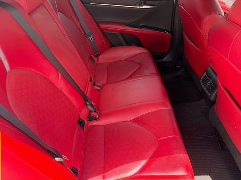 Used 2018 Toyota Camry XSE FWD image 14