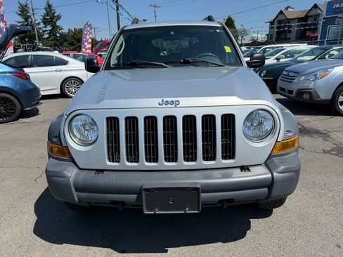 Used 2006 Jeep Liberty Renegade w/ Trailer Tow Group image 2
