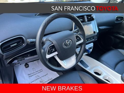 Used 2016 Toyota Prius Four image 12