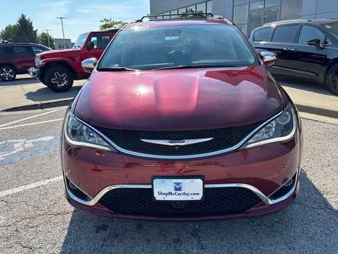 Used 2017 Chrysler Pacifica Limited w/ UConnect Theater Package FWD image 7