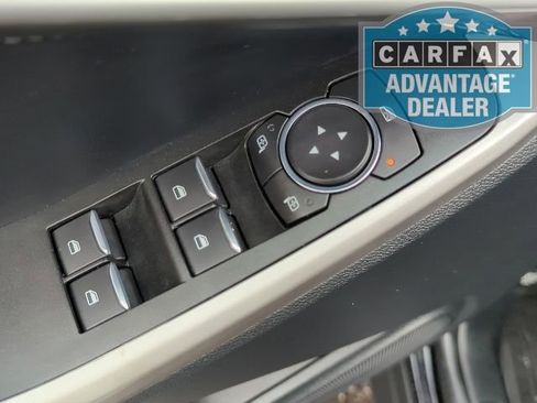 Used 2022 Ford Explorer XLT image 19