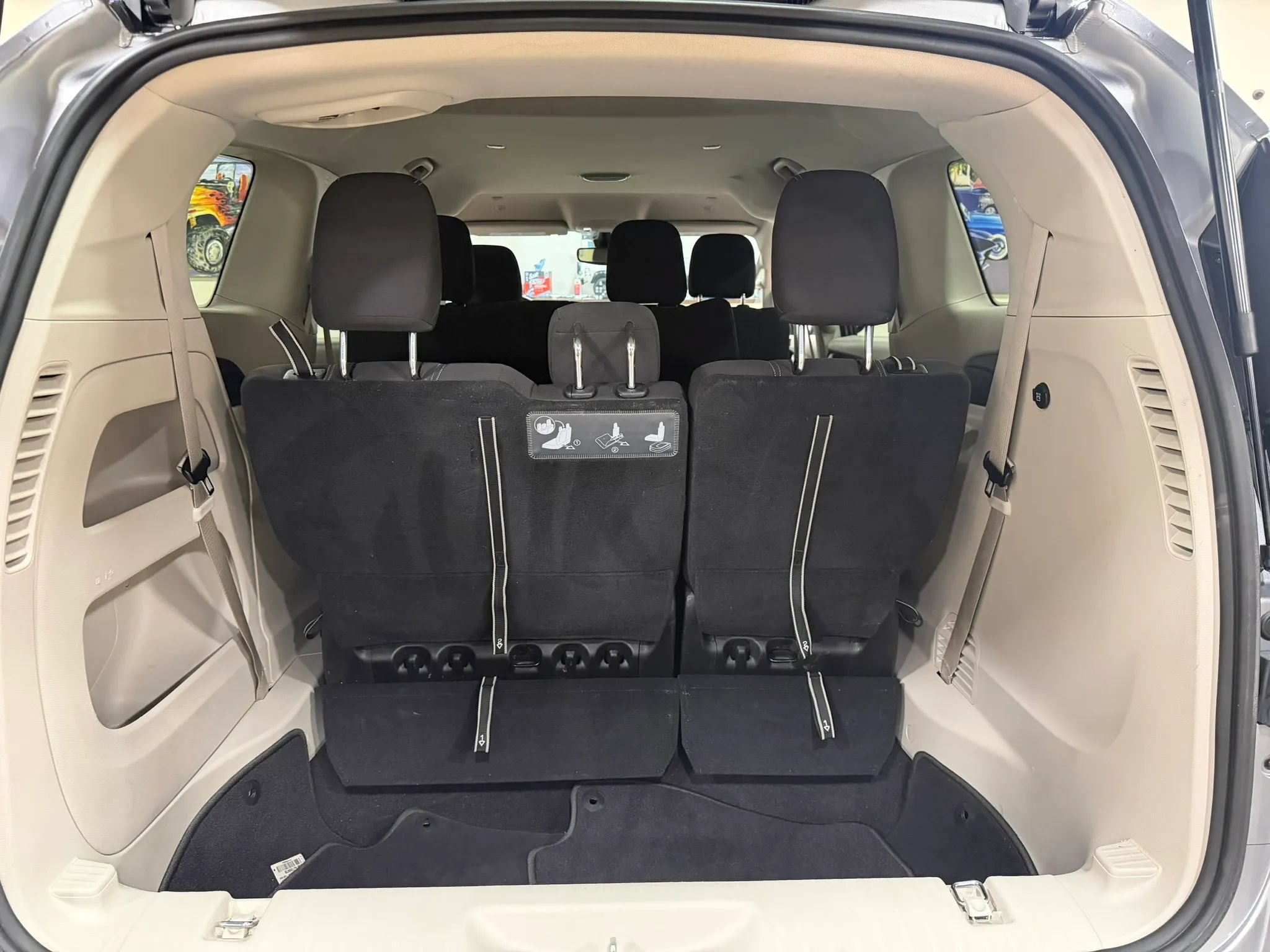 Used 2021 Chrysler Voyager L FWD image 22